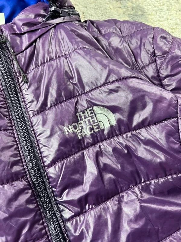 The north face Women’s Purple Zip Up Hooded Puffer Jacket Size M – photo 4